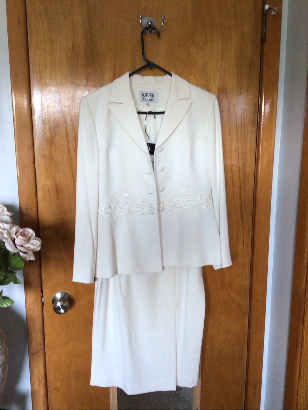 Kasper A.S L. Petite Cream Embroidered Midi 2 pc Dress Set size 8P